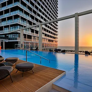Shangri-la Hotel