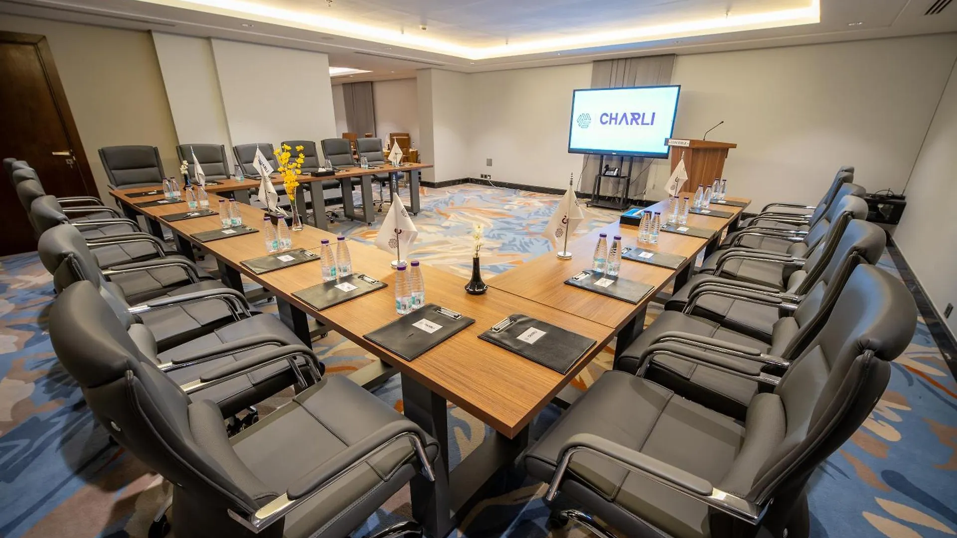 Charli Hotel Jeddah By Ahs 3*,